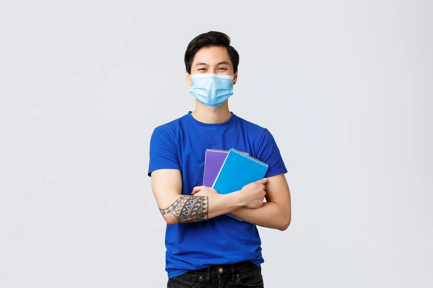 universidad cerrada coronavirus espana alumno mascarilla