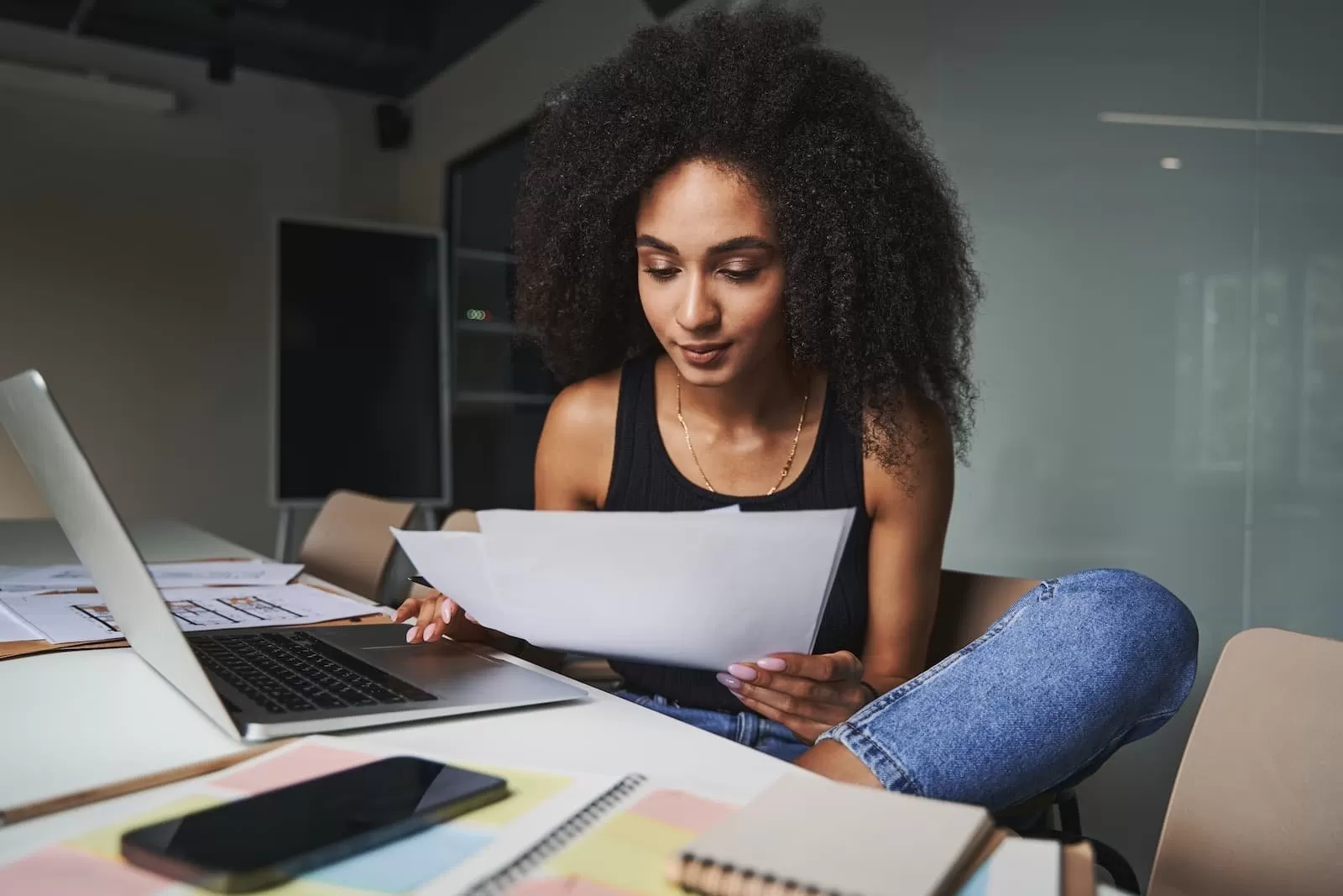 Consejos para crear un CV que destaque entre la multitud